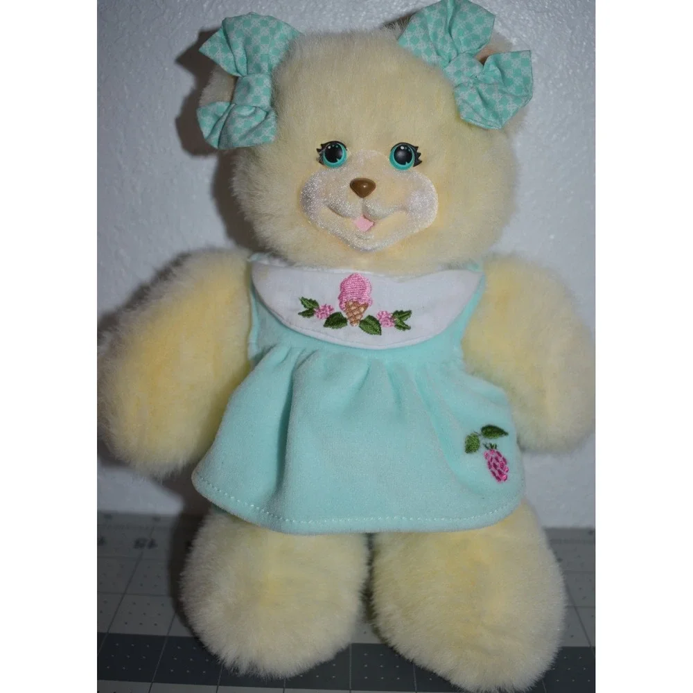 1998 Fisher Price Briarberry AshleyBerry Bear Plush 9 in w/ Original Dress Bows